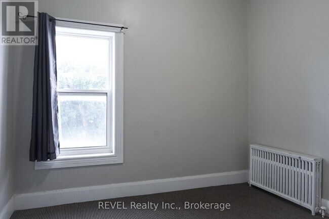 Photo - 18 Clairmont St