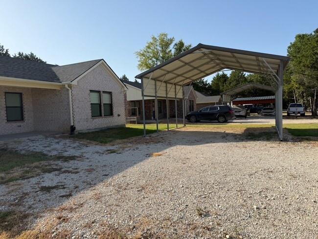 Covered parking for 2 cars - 4392 Old Sadler Rd