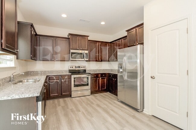 Photo - 5659 Beaver Pond Tl