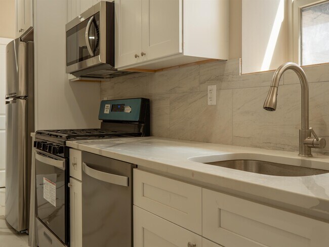 Building Photo - 213 Academy St Unit 1A Rental