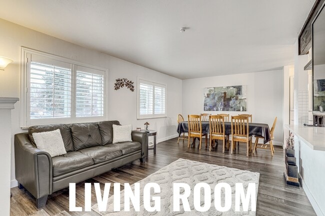 2860 S Golden Way