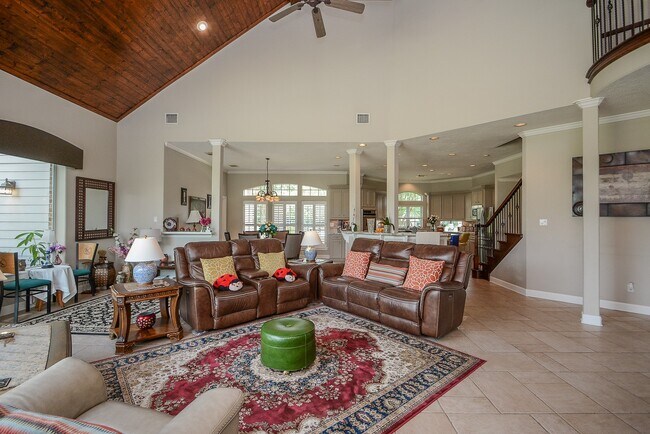 Photo - 15302 Bandera Falls Bend