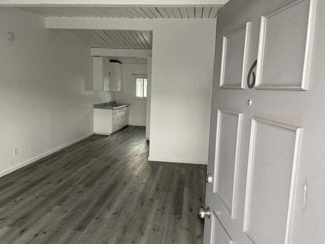 Photo - Felton Apts.