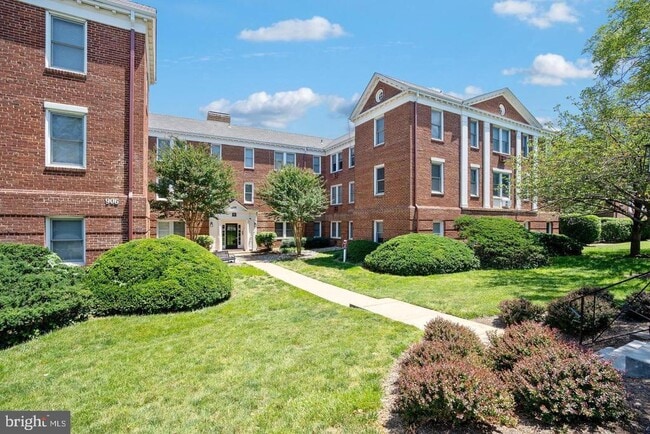 Building Photo - 906 S Washington St Unit 107 Rental
