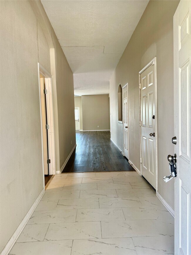 Photo - 7111 Favian Ct