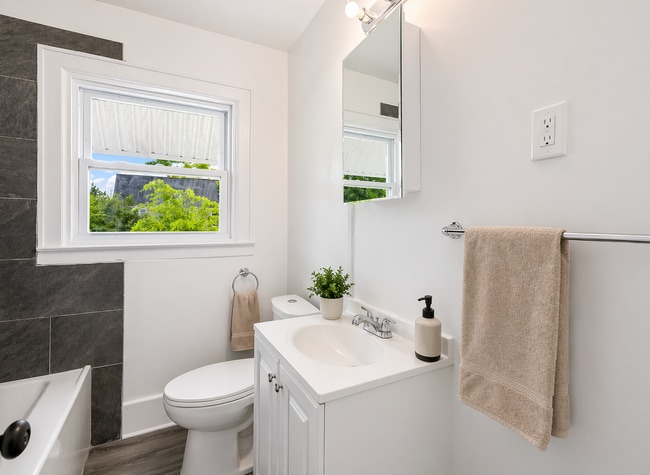 Photo - 330 Westminster St