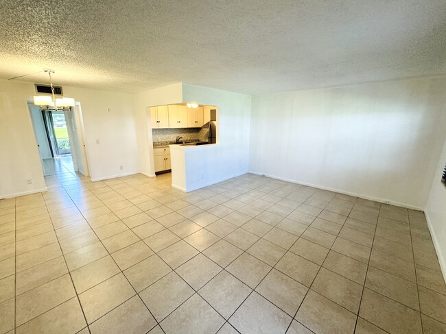 Photo - 138 Fanshaw Way