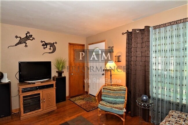 Photo - 6745 Hillside Ln