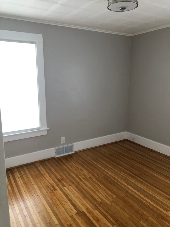 Bedroom - 81 Lincoln Blvd Unit 2