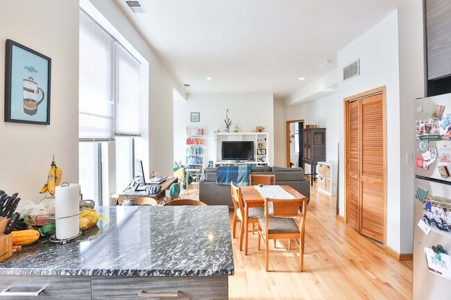 Photo - Noble Square Large 2 Bed w/Central Heat & A/C, Only 2 Blocks to the Blue Line, In-Unit Laundry. F... Unit 4F