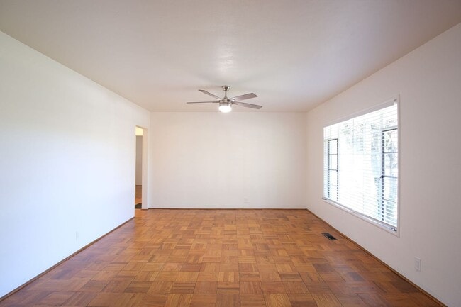 Photo - Charming 3-bedroom 1 bathroom home