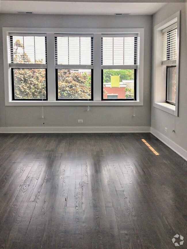 Building Photo - 2620 N Rockwell St Rental