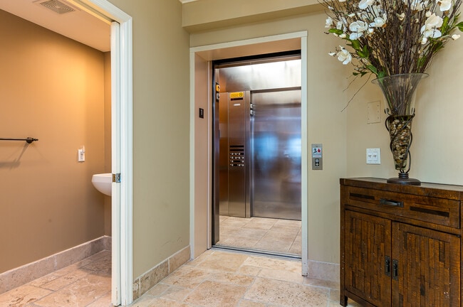 Photo - 2051 SE 3rd St Unit 101