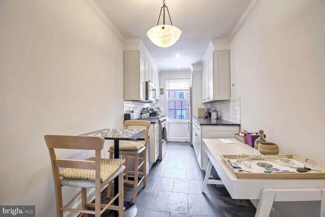 Photo - 2803 Cortland Pl NW Unit 205