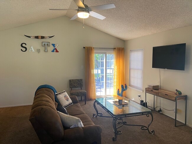 Vivienda - 10239 Canton Fld