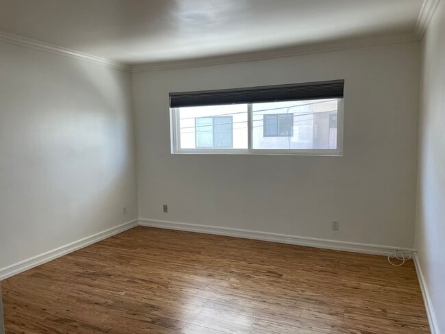 Photo - 1831 Barry Ave Unit 4