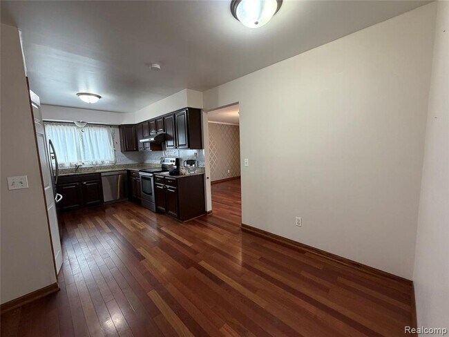 Photo - 3290 Bennington Dr