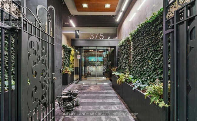 Photo - 375 King St W Unité 1706