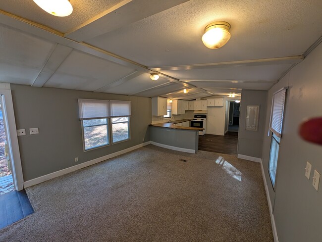 Photo - 143 Ransdell Ln