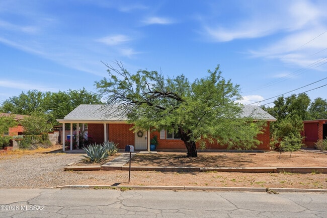 Building Photo - 4026 E Alhambra Pl