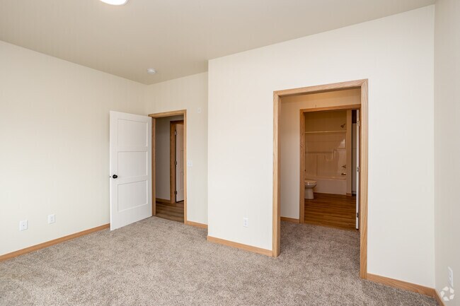 3BR, 2BA - 1,296SF - Primary Bedroom