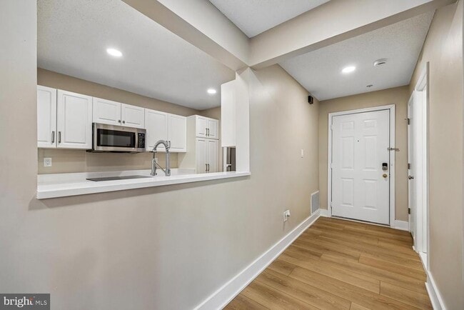 Building Photo - 12904 Churchill Ridge Cir Unit 11