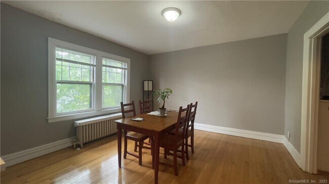 Photo - 814 Farmington Ave