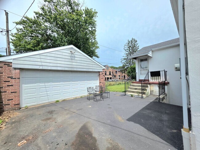 Photo - Charming and well-maintained ranch style available now!