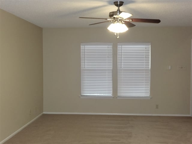 Photo - 7659 Chatsworth