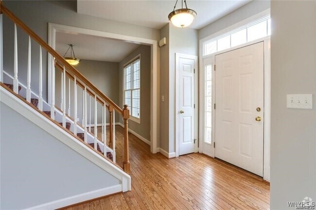 Building Photo - 5558 Martha's Vineyard Rental