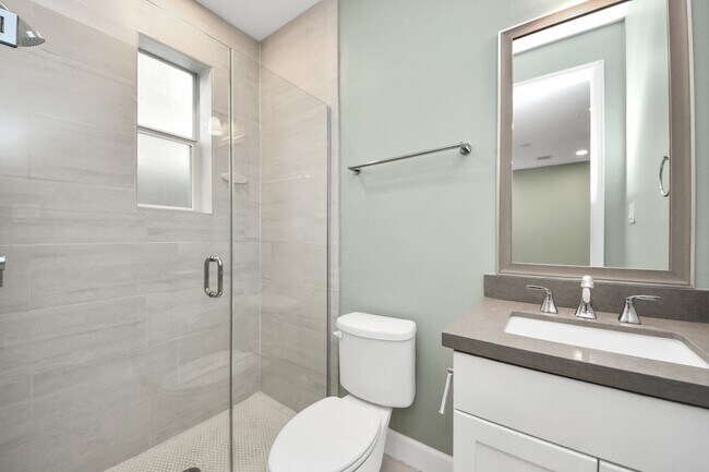 Photo - 1716 Stuart St