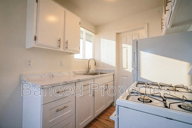 Building Photo - 376 W 700 N Unit B
