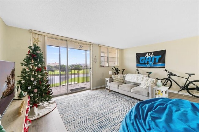 Photo - 3150 W Rolling Hills Cir Unit 603