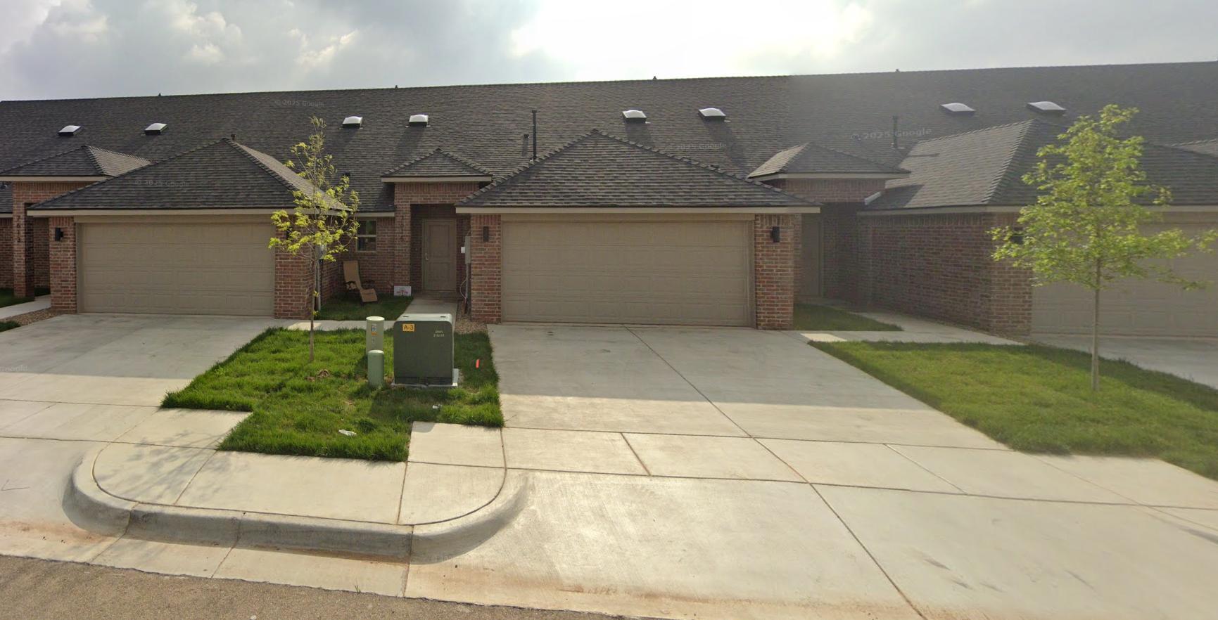 Photo - 7617 Woodford Ave