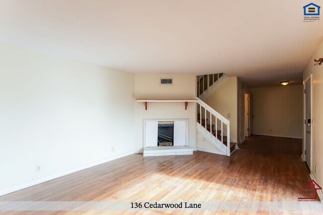 Photo - 136 Cedarwood Ln