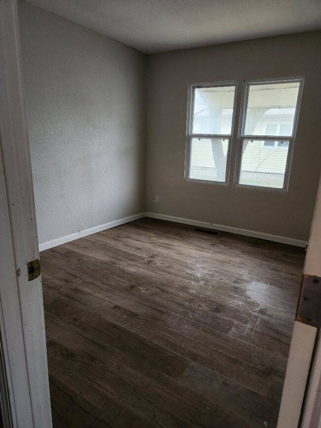 Photo - AVAILABLE APRIL 1ST!! Cozy 2-Bedroom Home with Big Yard – Pet Friendly