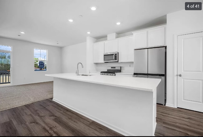 Photo - 2024 Yellowstone Blvd