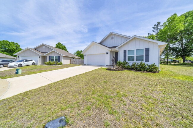 3107 Tricia Cir