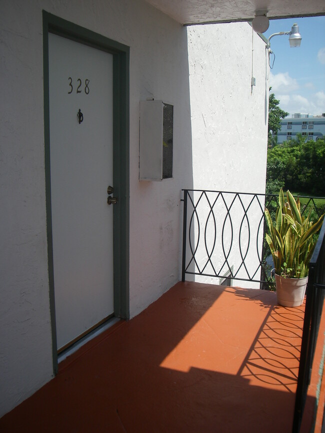 Photo - 633 S Royal Poinciana Blvd Condo Unit 328