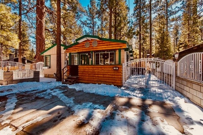 Photo - 336 W Sherwood Blvd