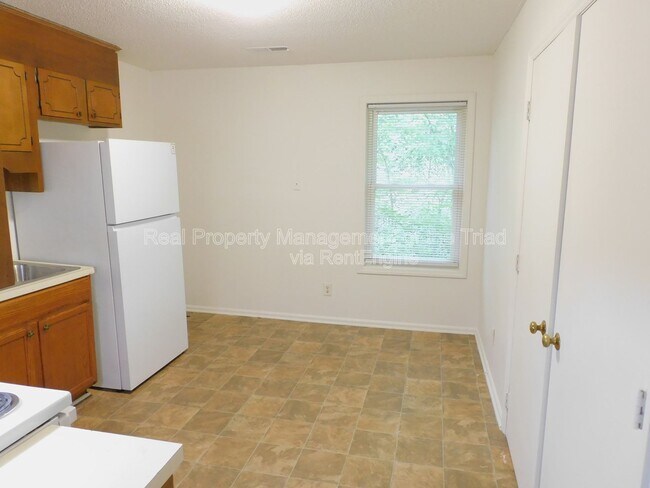 Photo - 2574 Green Oaks Ct SE Unit G