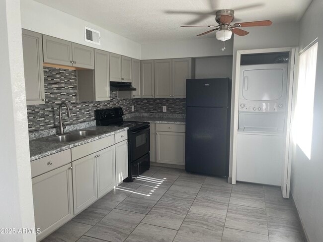 Building Photo - 1222 E Mountain View Rd Unit 208,211 Rental