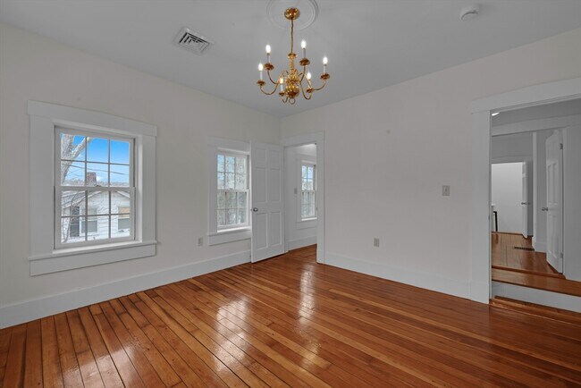 Photo - 22 School St