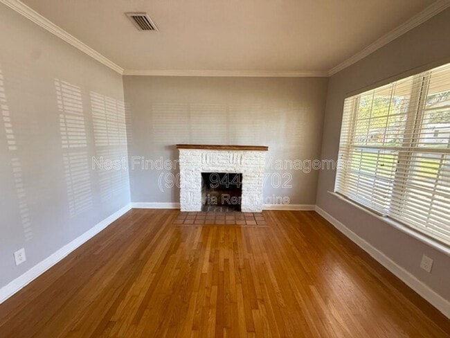 Photo - 5252 Rollins Ave