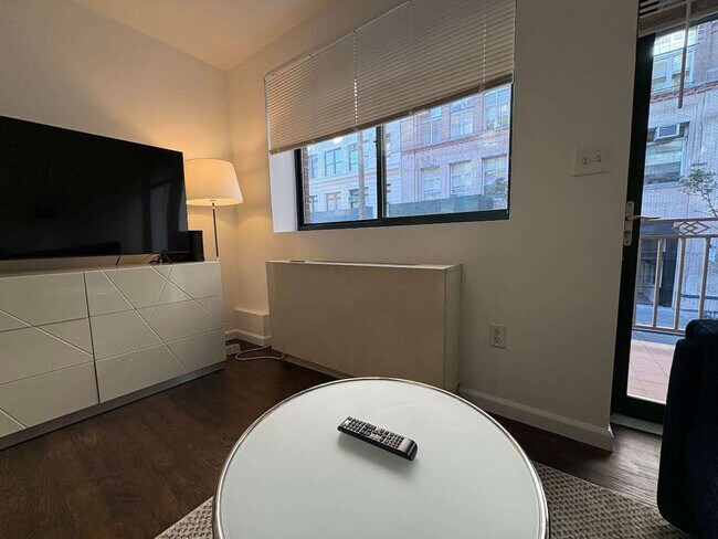 Photo - 140 W 19th St Unit ID1038550P