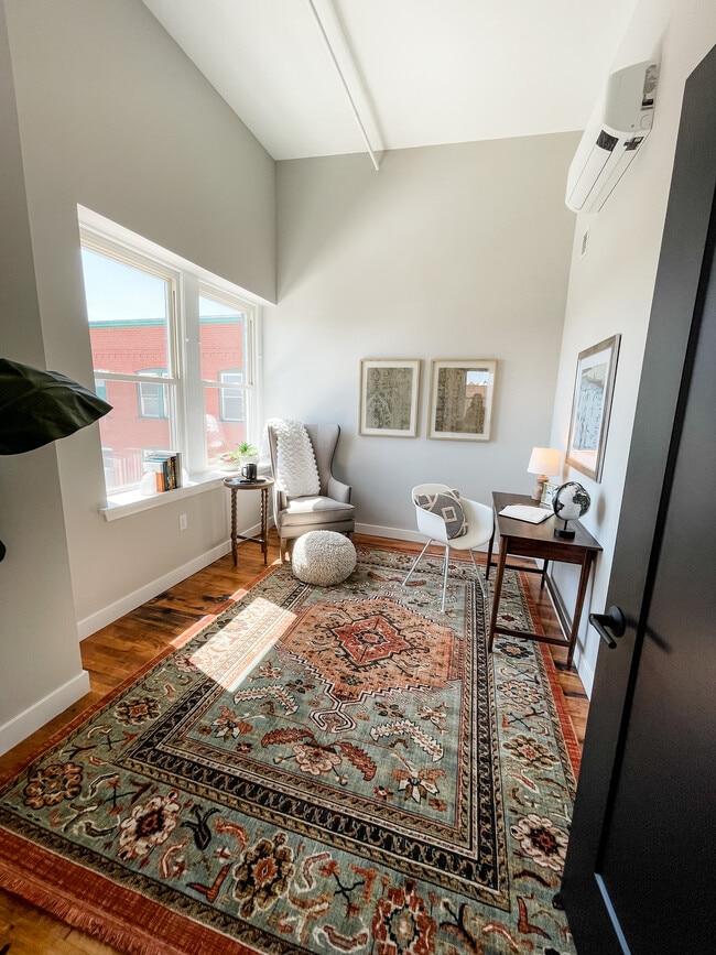 Photo - 930 On Broadway