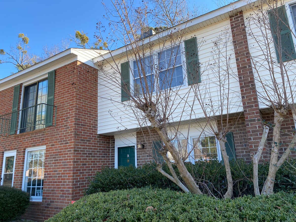 Photo - 738 Coventry Ln