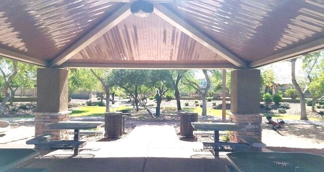 Photo - 3-bedroom, 2-bath home with a 2-car tandem garage FREE RENT OAC