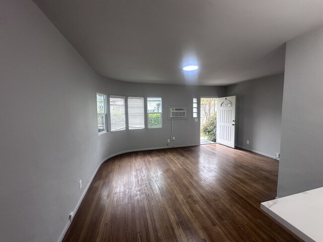 1810 W Alameda Ave Unit B