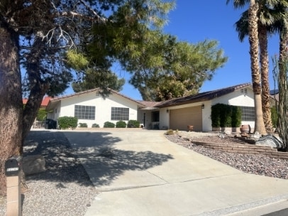 Building Photo - 64747 Pinehurst Cir Rental